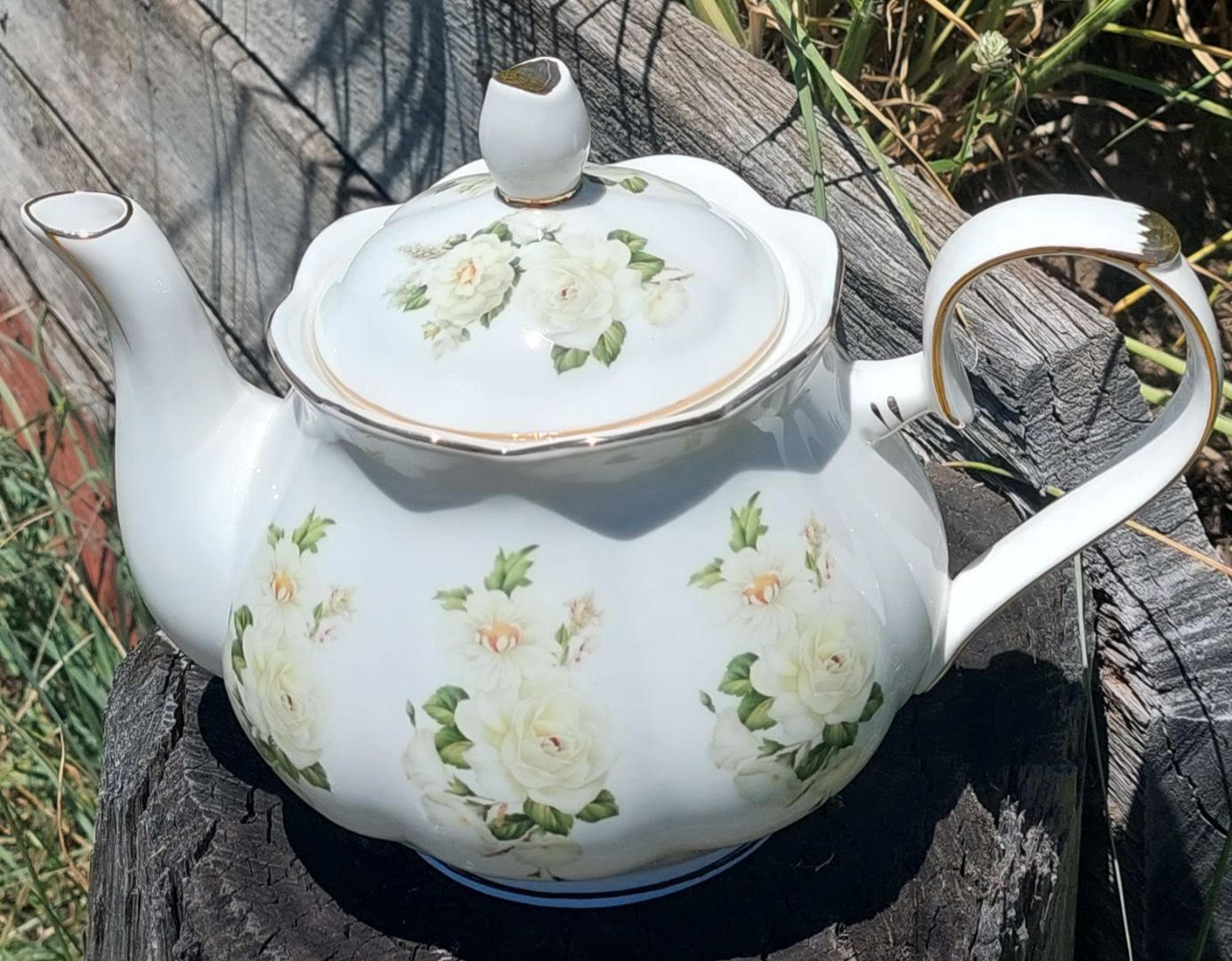 White Rose Flower 4 Cup Teapot (Custom)